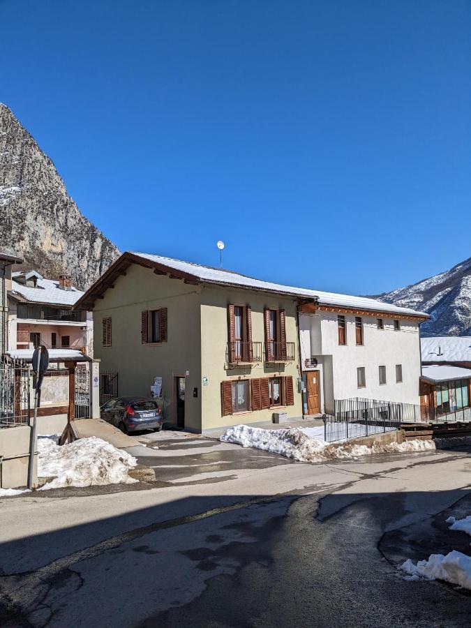 Хостел Constancia Trattoria Вальдієрі Екстер'єр фото